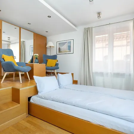 Beautiful Aleje Marcinkowskiego With Balcony By Renters * 포즈난